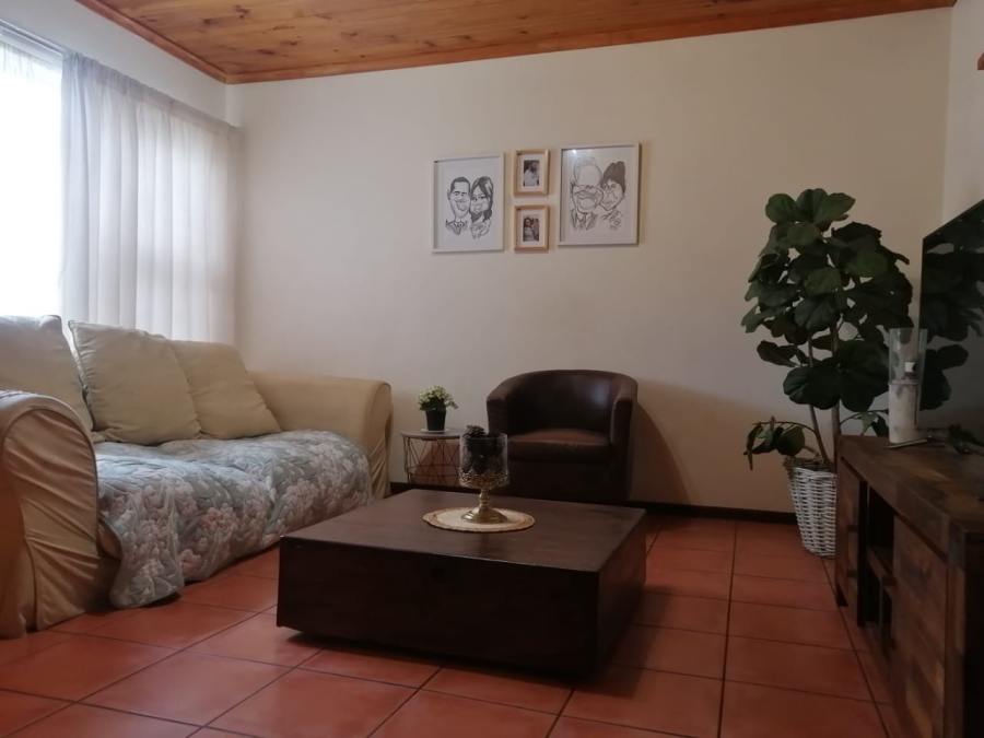 To Let 3 Bedroom Property for Rent in Mabille Park Western Cape